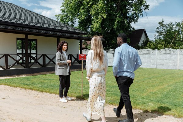 Sécurité des Acheteurs : Les Lois Immobilières et la Défense des Consommateurs